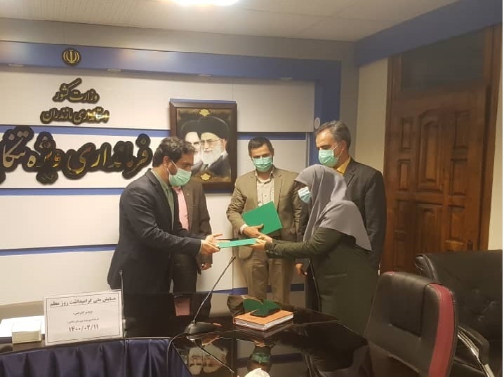 خود را بسازید تا جامعه ساخته شود