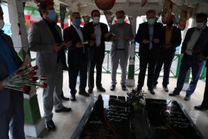 گلزار شهدای گمنام غبارروبی و عطرافشانی شد