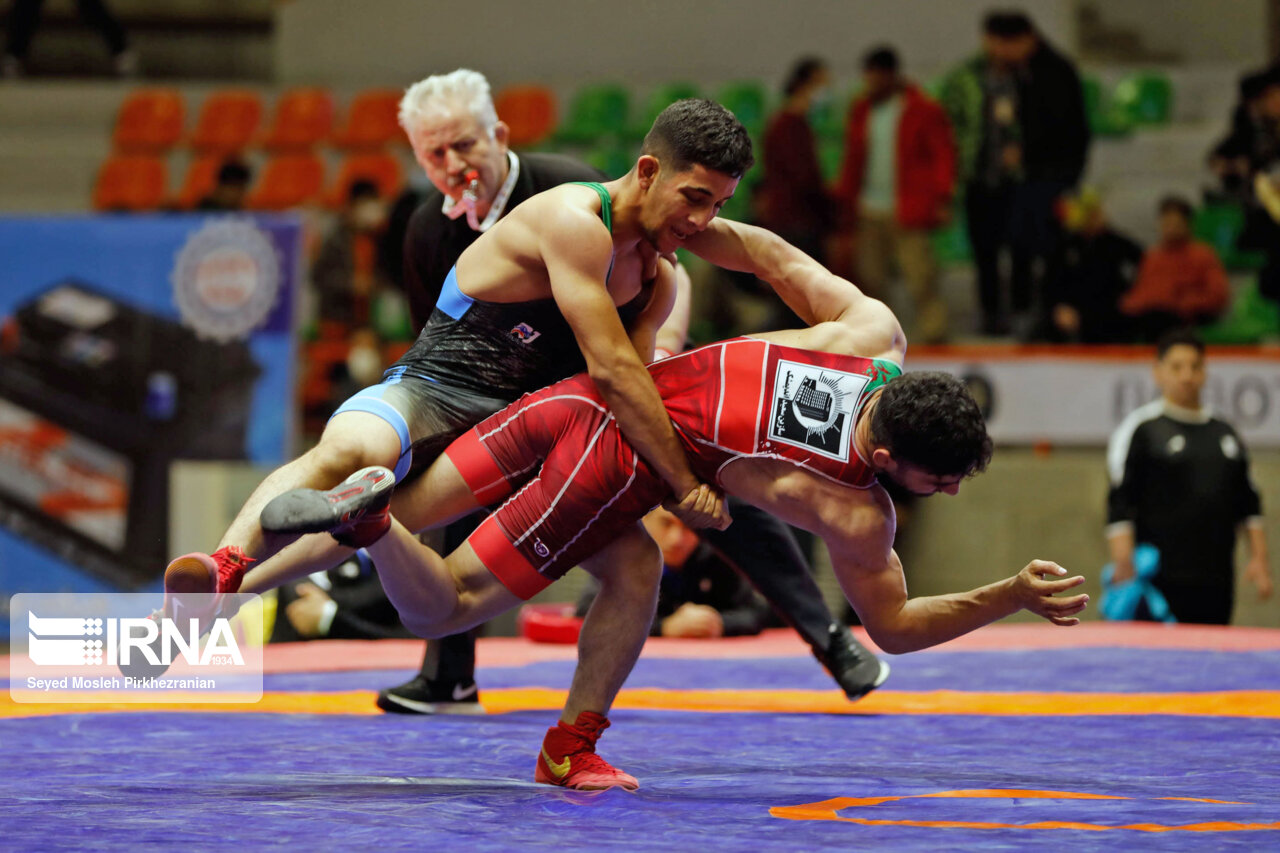 خیز تیم‌های مازندرانی‌ لیگ‌های برتر کشتی برای صعود به نیمه‌نهایی