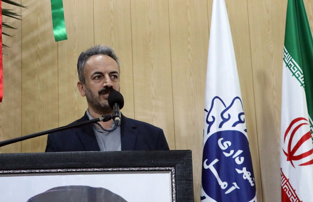 پشت میز نشینی مدیر‌ان امروز، از خون شهدای دیروز است