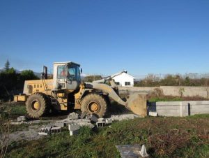 ۱۴ دیوارکشی غیرمجاز در عباس آباد قلع و قمع شد