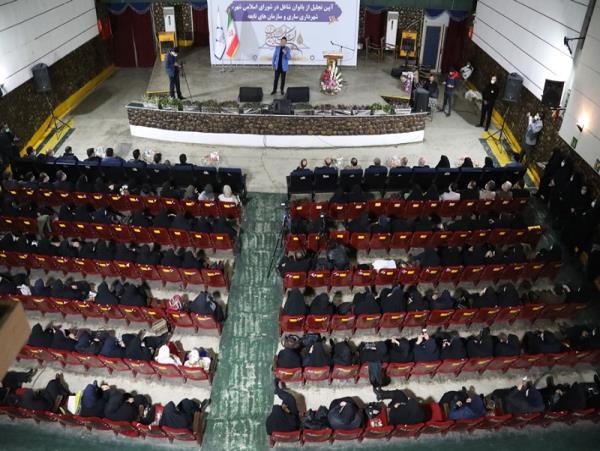 تجلیل از بانوان شاغل در شهرداری ساری