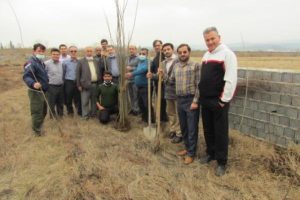 کاشت نهال در محوطه اداره کل پزشکی قانونی مازندران در هفته درختکاری