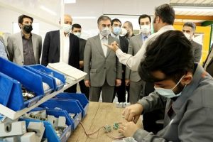 تمام مجوزهای دولتی باید در اتاق شیشه‌ای قرار گیرند