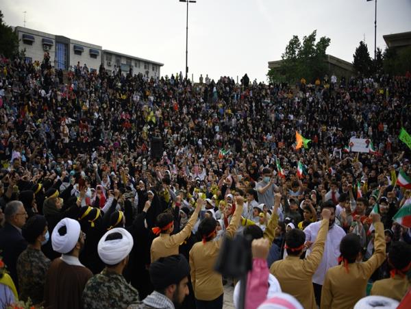 عصر باشکوه دهه نودی ها در بوستان ولایت شهر ساری