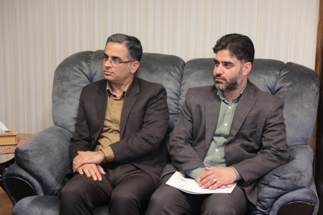 نشست صمیمی مدیرکل کتابخانه‌های عمومی مازندران با رئیس پارک و علم و فناوری