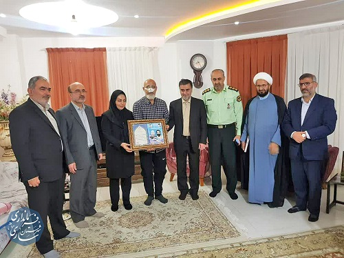 دیدار استاندار و فرماندار مرکز استان از خانواده های والامقام شهید اهل سنت محی الدین بیانی و جانباز و آزاده گرانقدر اهل سنت فرزاد بزرگپور