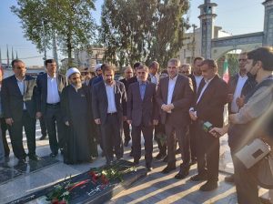 وزیر جهاد کشاورزی و استاندار مازندران در آمل به مقام شامخ شهیدان ادای احترام کردند