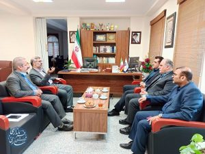 نشست فرماندار مرکز استان با معاون امور جنگلِ سازمان منابع طبیعی و آبخیزداری کشور