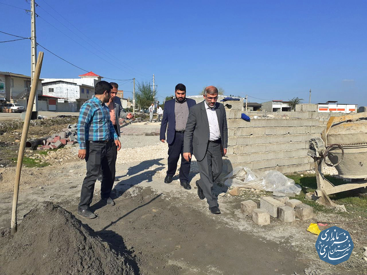 بازدید فرماندار مرکز استان از عملیات اجرایی ساخت پارک کودک در روستای گلمای سفلی بخش مرکزی ساری