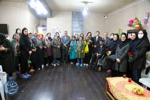 دیدار فرماندار مرکز استان با جمعی از معلولان مرکز توانبخشی و روان درمانی نیک روان