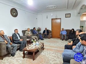 ملاقالت فرماندار مرکز استان با خانواده معظم شهیدان قدرت الله اندیشه و اسحاق بابازاده