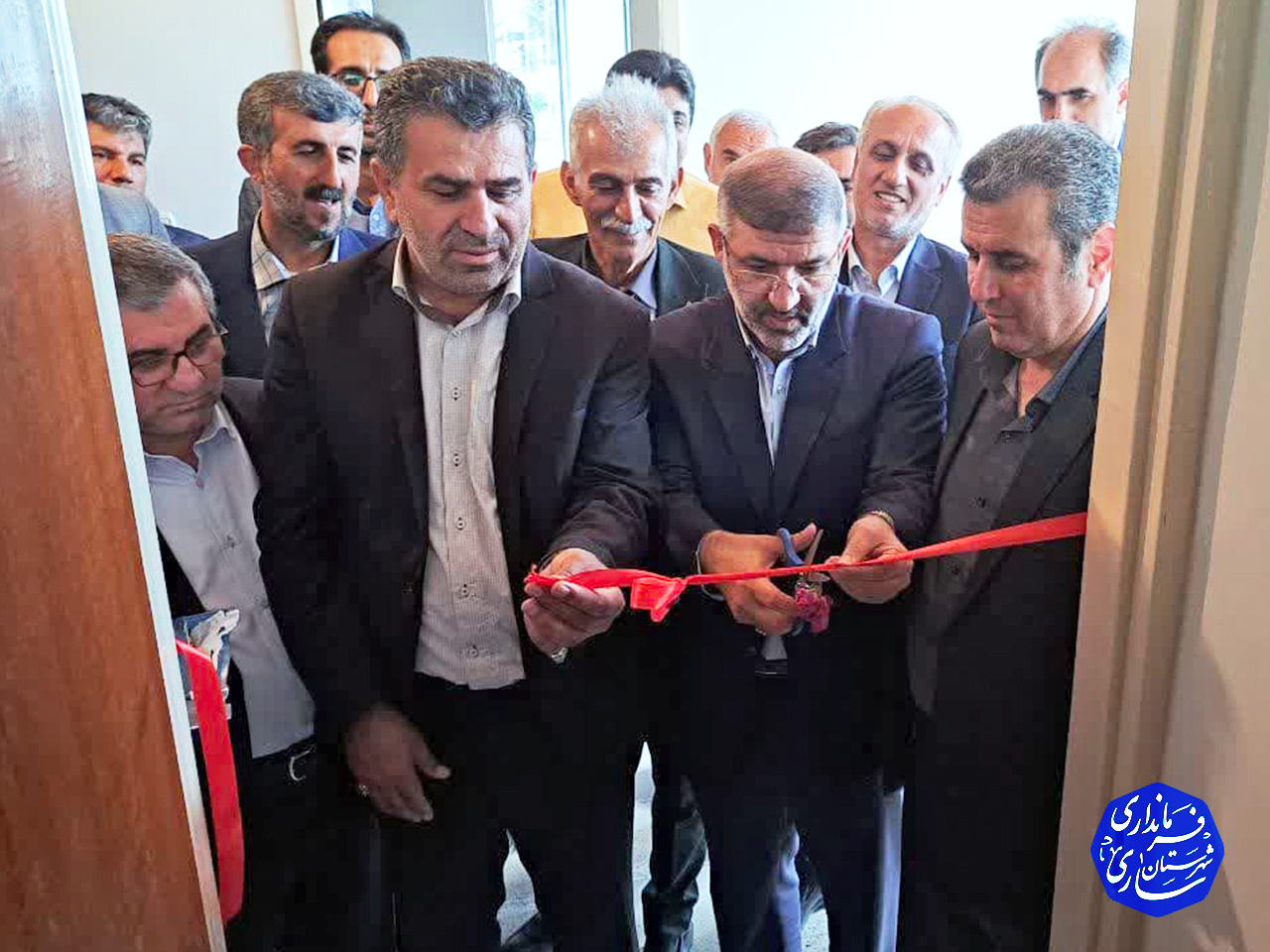 افتتاح دبیرخانه دائمی جشنواره گل محمدی و گیاهان دارویی با حضور فرماندار مرکز استان