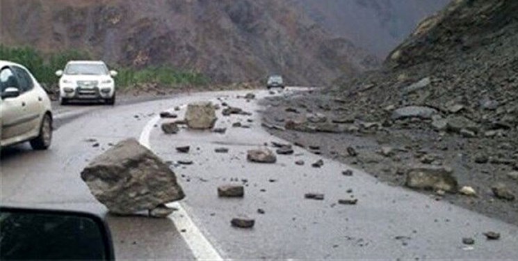 ریزش سنگ در محور کندوان باعث یک فوتی و یک مصدوم شد