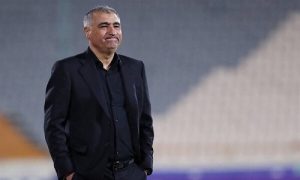 ساکت الهامی در حوالی نیمکت نساجی مازندران؛ خیلی دور، خیلی نزدیک