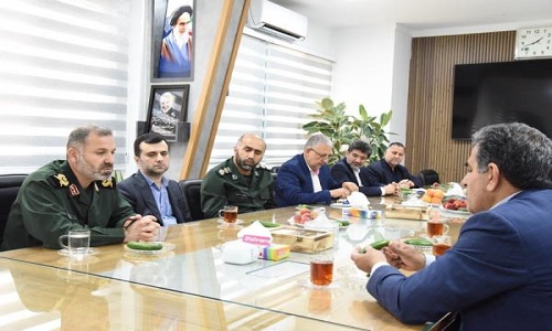 نشست شهردار و اعضای شورای اسلامی شهر ساری با فرمانده سپاه کربلا مازندران