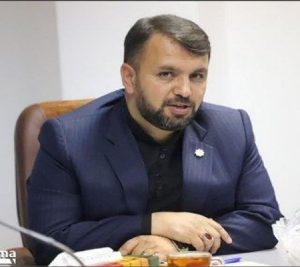 خبرنگارِ روزِ خبرنگار نباشید/ جبهه رسانه ای داخل منسجم و یکپارچه نیست