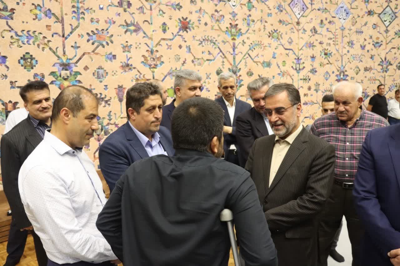 آشتی با میانجگری حسینی پور / حرکت پهلوانانه فعال رسانه ای مازندران/ قربانی: به خاطر استاندار و توسعه استان و ورزش کشور پیشقدم شدم