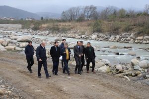 بازدید رئیس امور هماهنگی و تلفیق بودجه کشور از پروژه سد انحرافی مزرک در شهر تنکابن