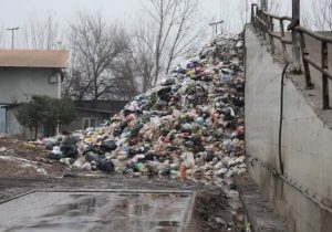 گلایه شهروندان بابلی از عدم جمع آوری زباله شهری