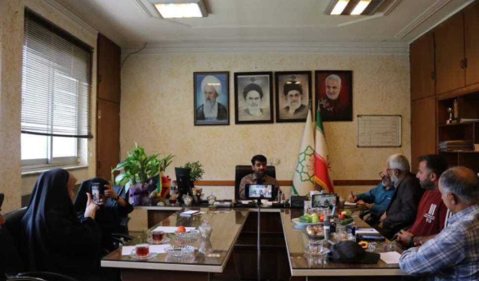 رسانه‌ها، نقش راهنمای مدیران