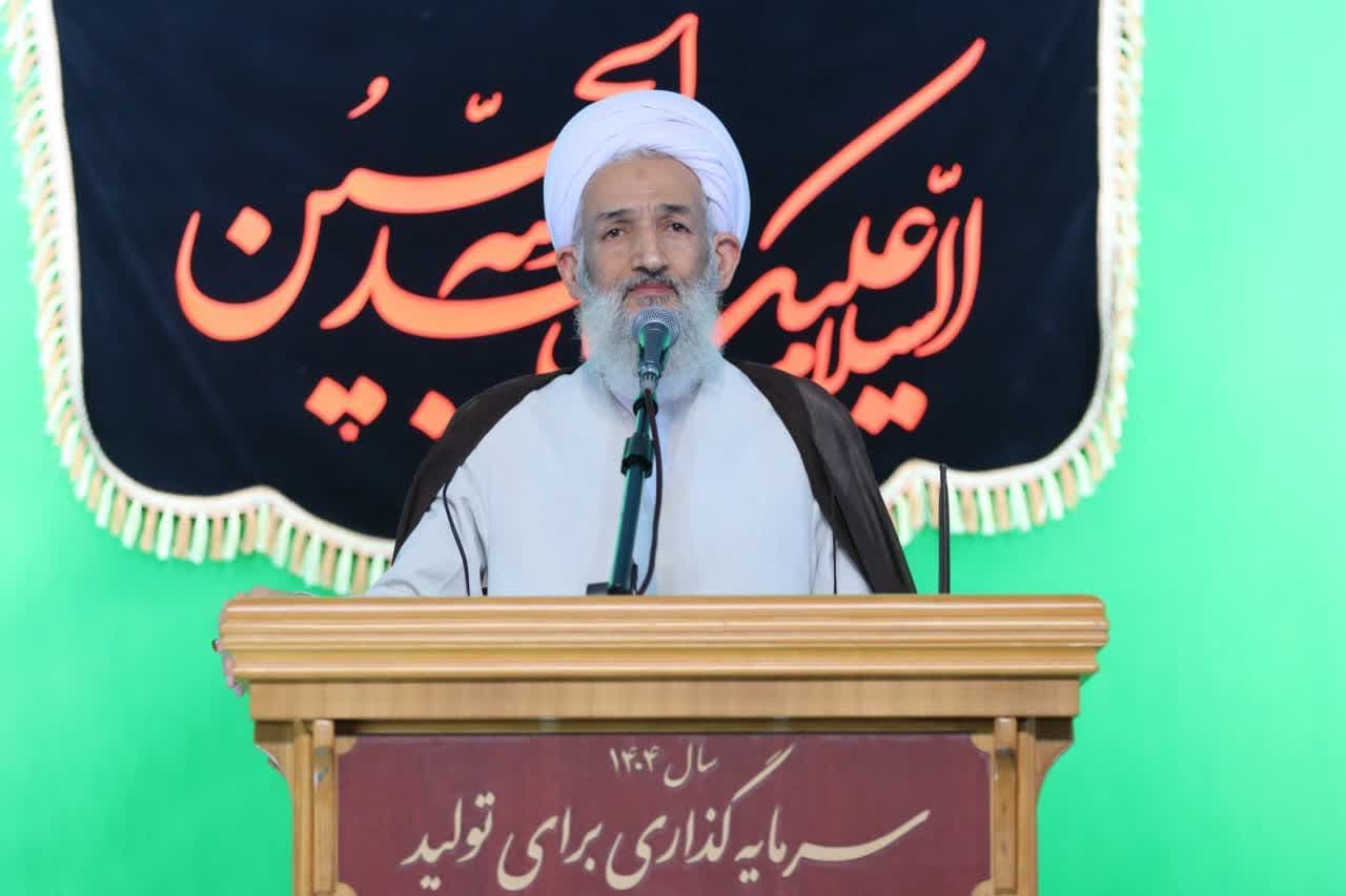 تفرقه، اختلاف و غرور آفت پیروزی هستند/ شهدا زنده اند و از رزق الهی برخوردارند