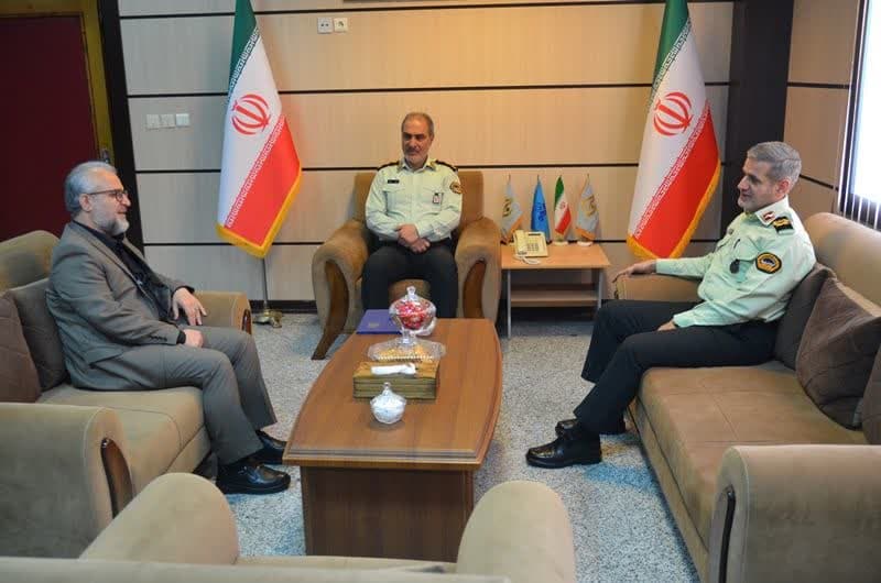 فرمانده انتظامی مازندران در دیدار با مدیرکل صدا و سیمای استان، بر نقش رسانه در ارتقای آگاهی عمومی، پیشگیری از شایعات و ایجاد همدلی ملی تأکید کرد