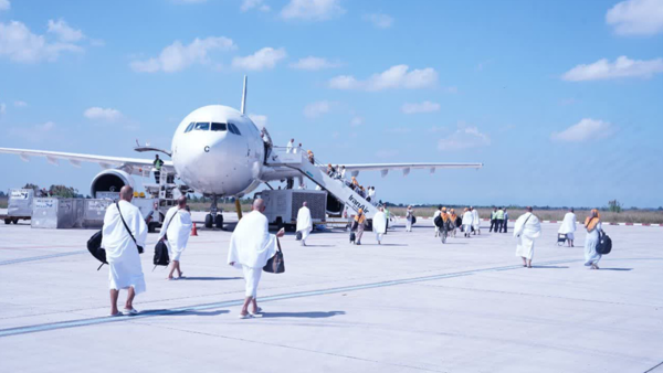 نخستین پرواز حج عمره ۱۴۰۴ از فرودگاه ساری انجام شد