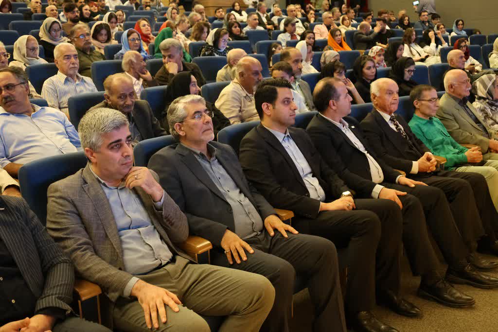 نورافشانی سینمایی بر ساحل خزر؛ تجلیل از نخبگان هنر هفتم در قلب مازندران