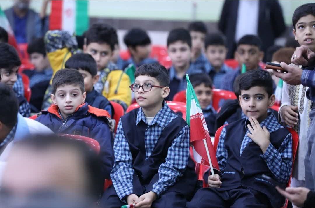 ۵۲۸ هزار دانش‌آموز مازندرانی گام در مسیر توسعه علم و دانش / از آغوش مادر تا اهتزاز پرچم افتخار