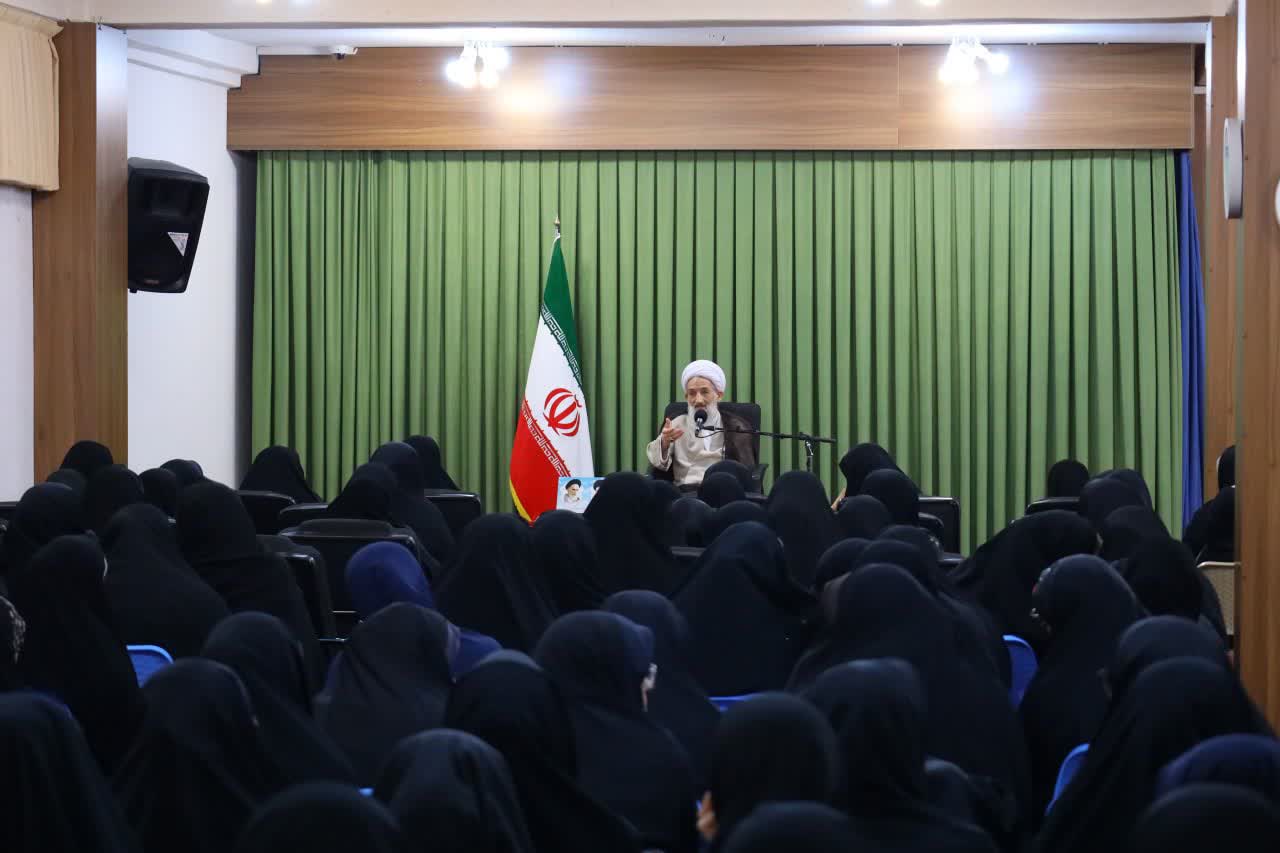 آیت‌الله محمدی لائینی: سواد رسانه‌ای، بصیرت و تقوا، سپر جامعه است