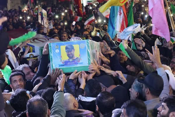 تشییع پیکر شهدای مازندرانی ناوشکن دنا