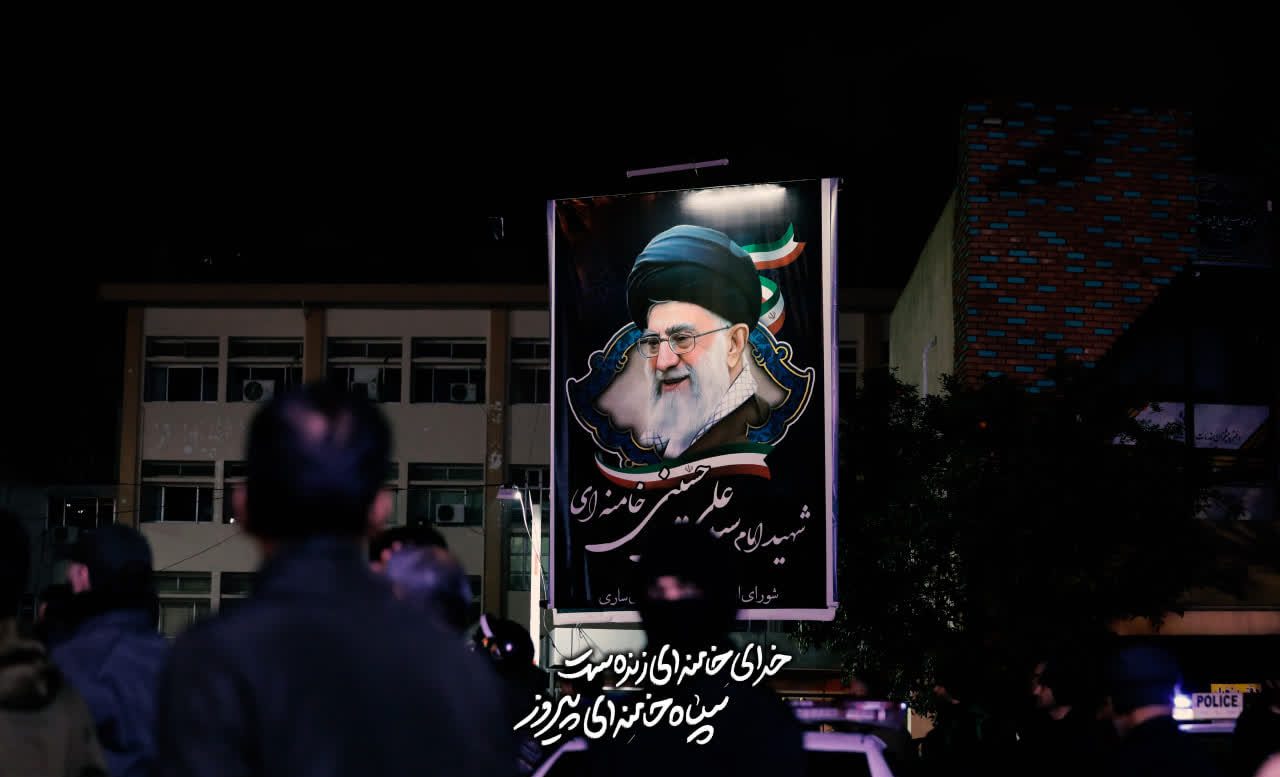 هم داغدار امام شهیدیم و هم در مصاف نبردیم با استکبار جهانی