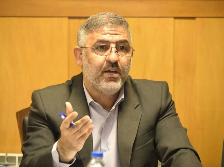 سیاست‌مدار مطلوب، «فهم زندگی» دارد نه «آمار کاغذی»