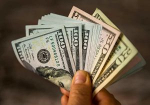 بانک مرکزی؛ در مسیر تضعیف ارزش ریال